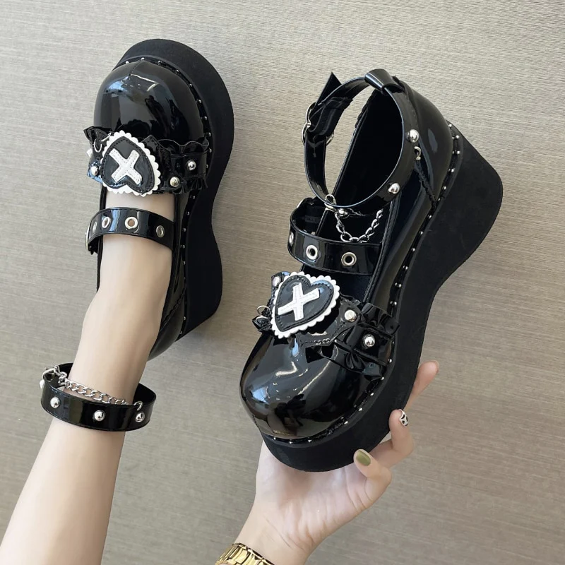 Gothic Lolita Heart Shoes Black White - Image 4