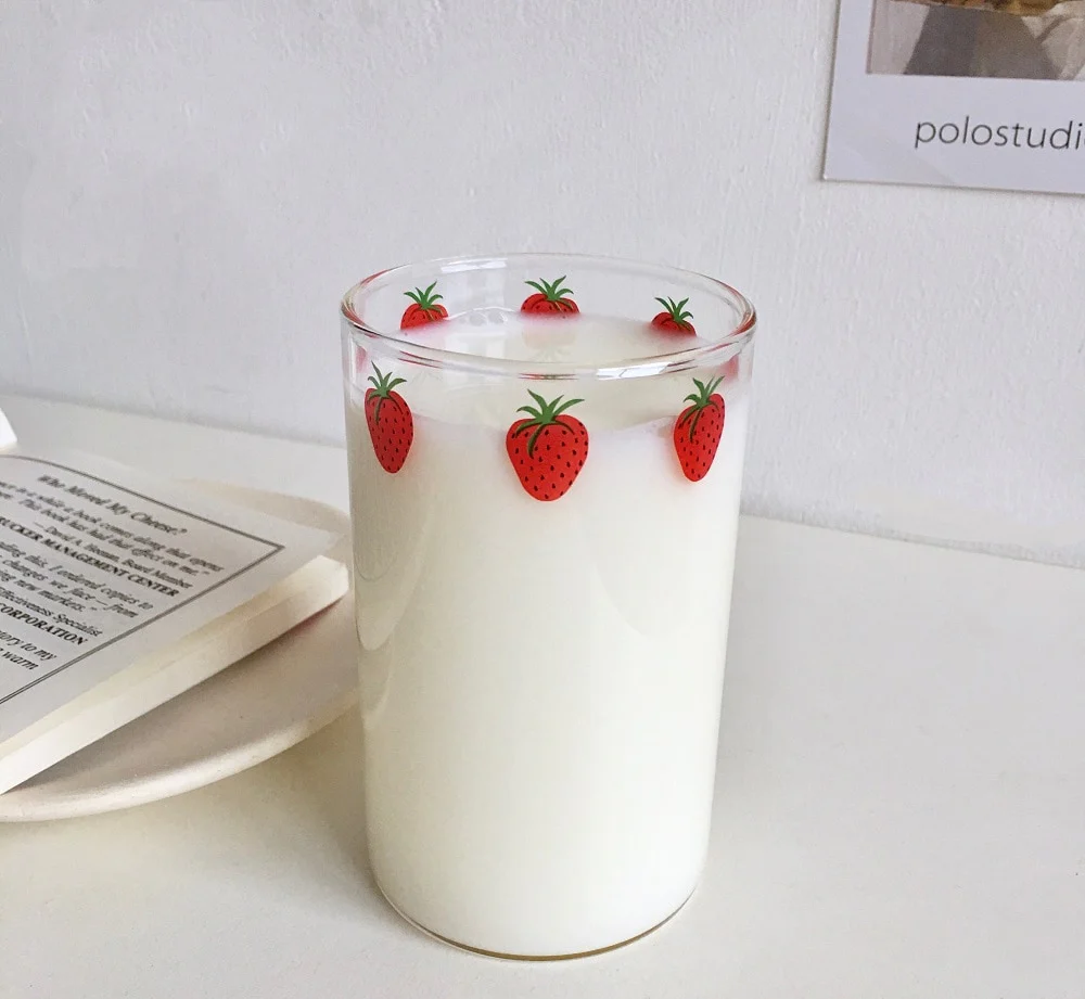 🍓 Nana Strawberry Glass with Straw - Image 4
