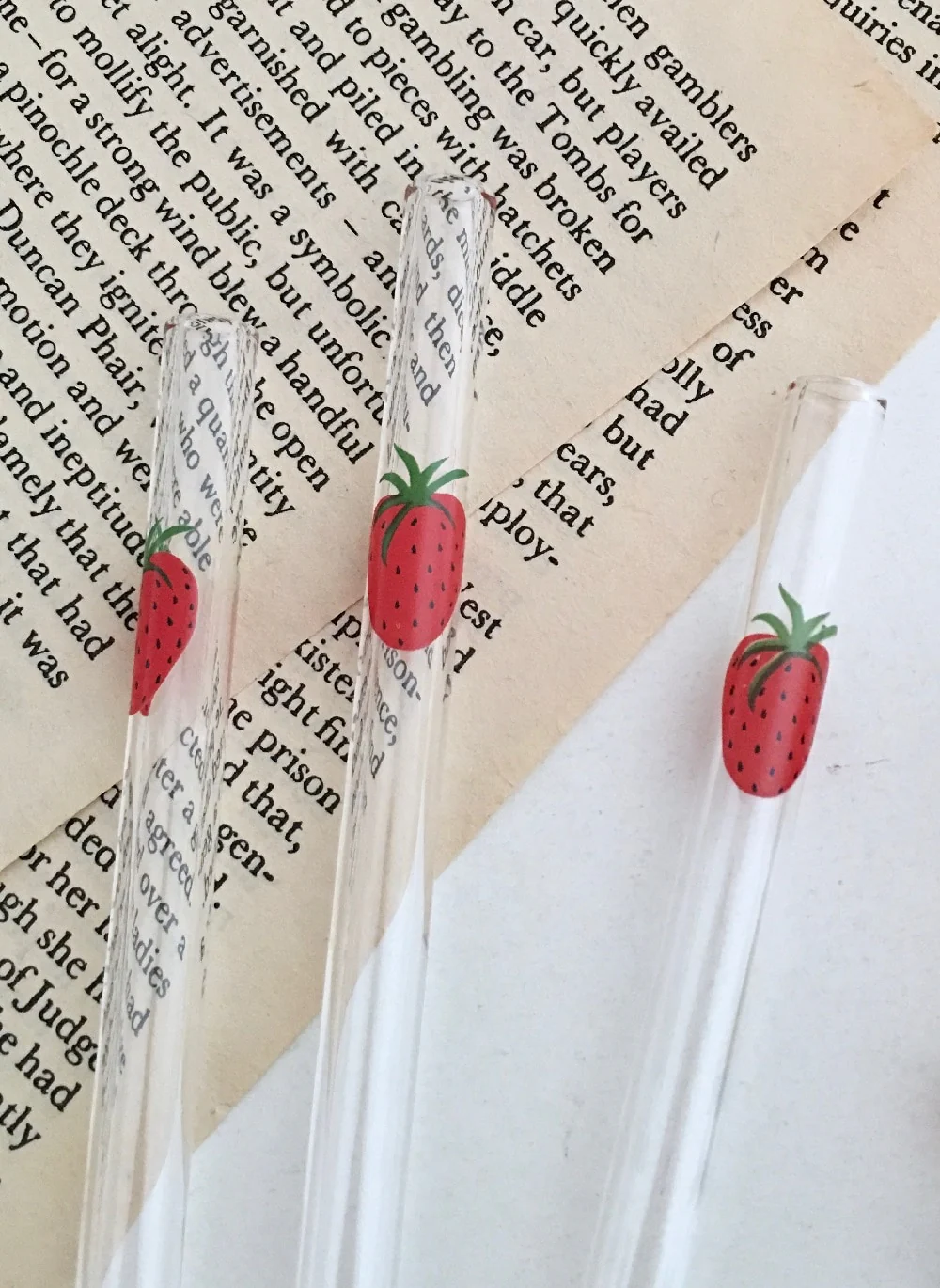 🍓 Nana Strawberry Glass with Straw - Image 6