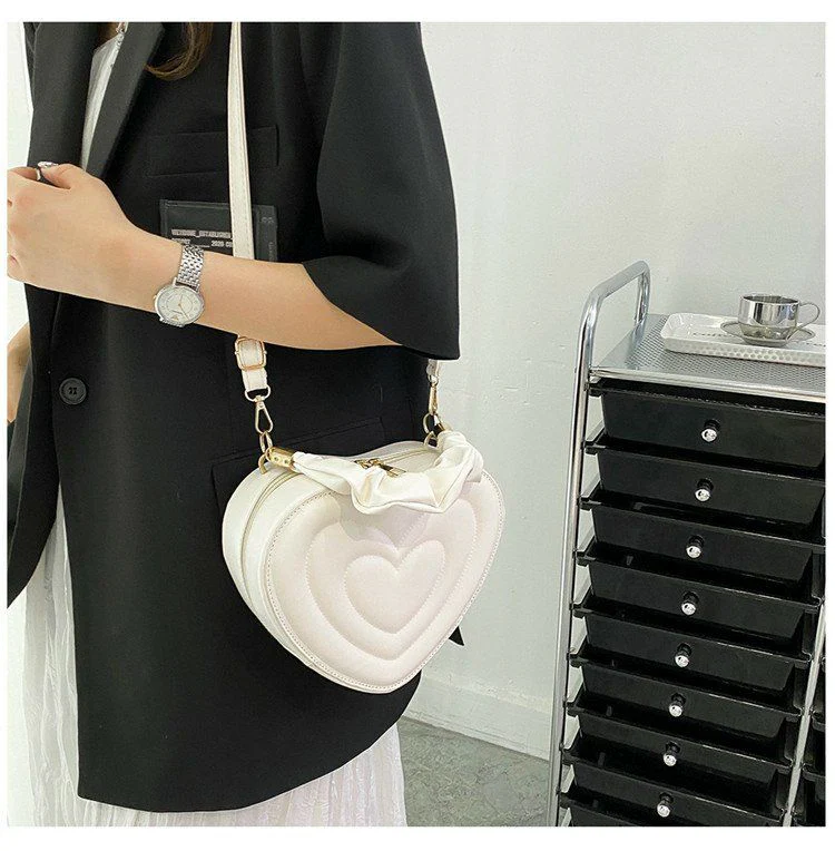 Y2K Aesthetic Retro Vintage Heart Shoulder Bag - Image 33